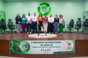 Seminário promovido pela UEA aproxima experiências internacionais e desafios da saúde da mulher na Amazônia